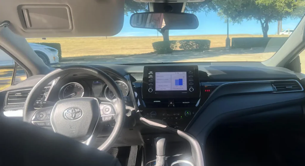 Toyota Camry White 2024 Img10