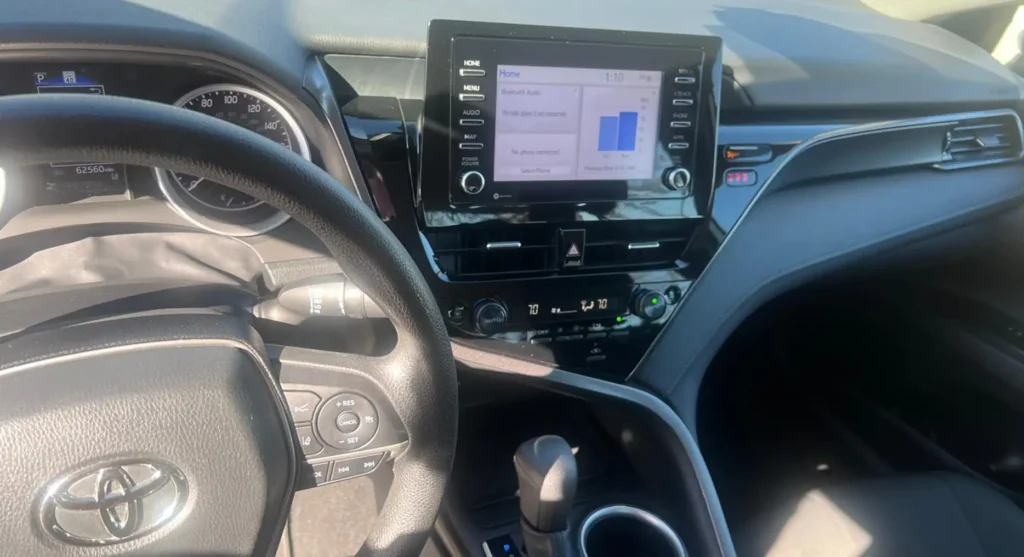 Toyota Camry White 2024 Img12